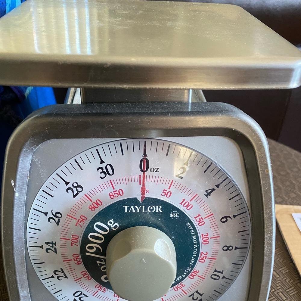 Mechanical portion control scale